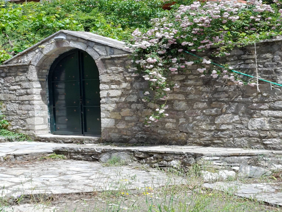 Λιβάρτζι — 2 / 3